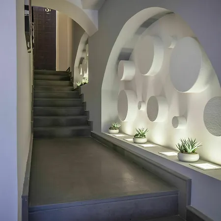 Neverfull Boutique Hotel