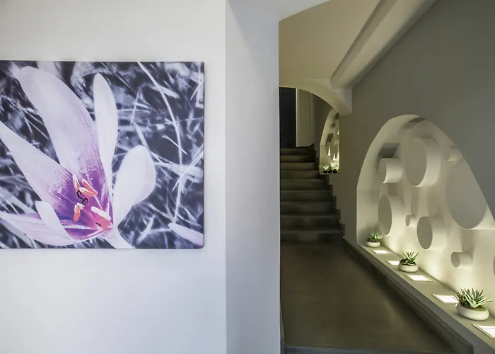 Neverfull Boutique Hotel